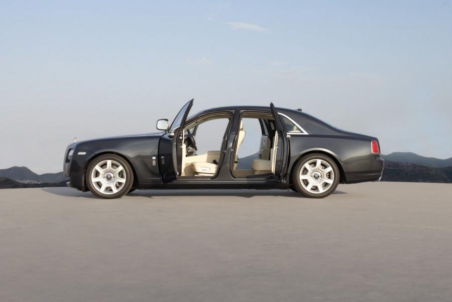  Rolls-Royce Ghost 2009 года  (фото 106 из 106)
